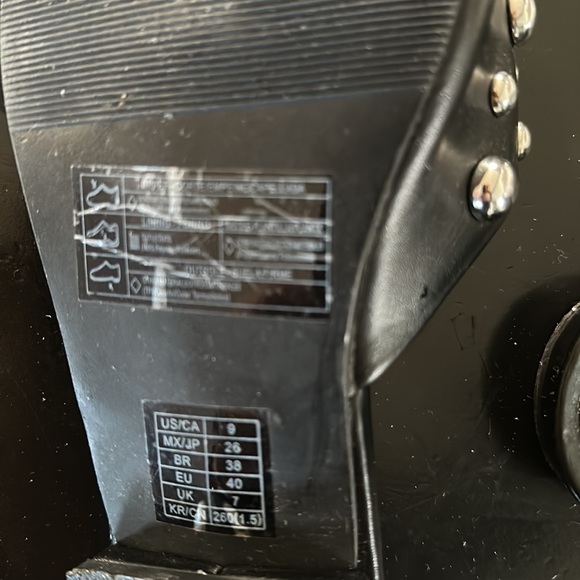 Black with silver nail head slides on sz9 like new. Dress up or down - Picture 4 of 6